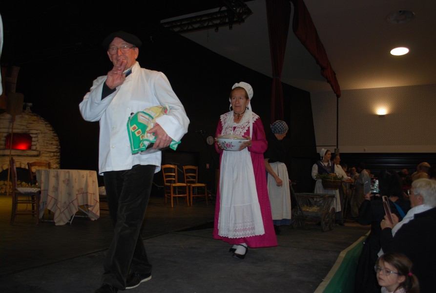 defile santons 2022_23.jpg